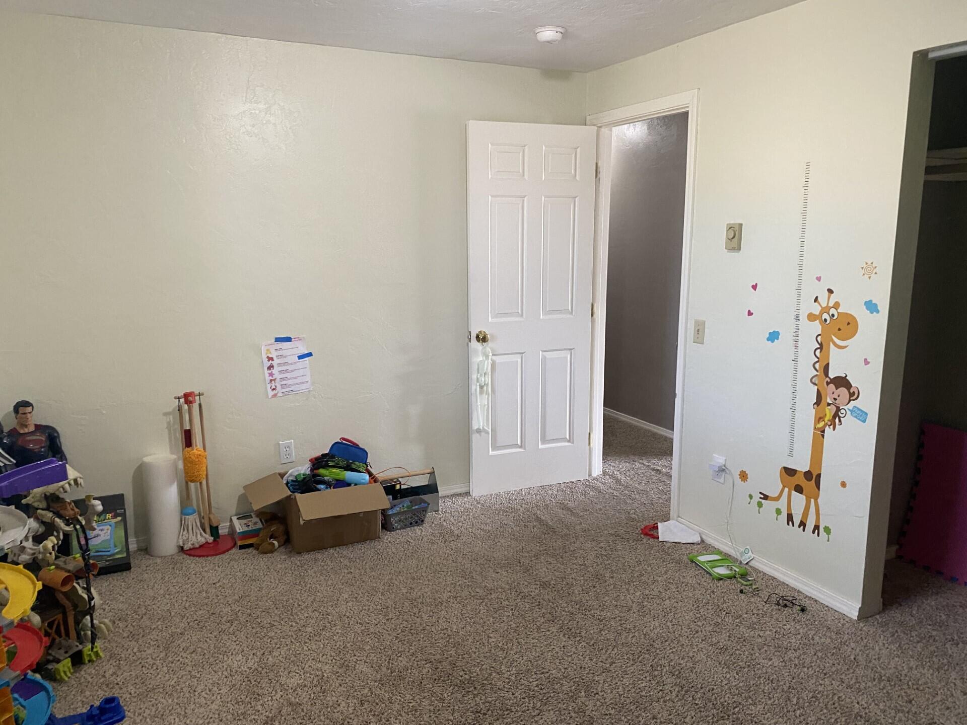 Hunters Circle - Residential