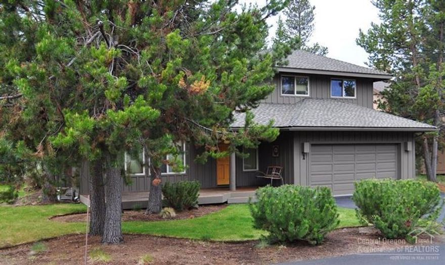 Entered for comps only 5-30-15. This great north end home has 4 bedrooms with 2 master suites. All of the expectations of home with the amenities of a Sunriver Getaway! The 4th bedroom has 2 sets of bunks and a king bed. The 3rd bedroom and 2 master suites provide a queen bed. Newer roof and exterior paint. SHARC paid in full!