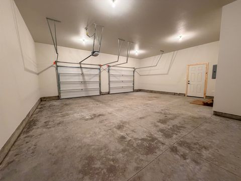 Tiny photo for 655 NW Ajax Street, Sumpter, OR 97877 (MLS # 220219433)