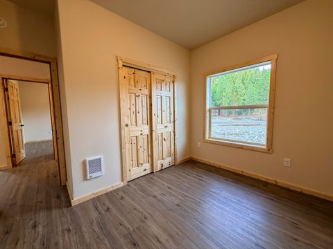 Tiny photo for 655 NW Ajax Street, Sumpter, OR 97877 (MLS # 220219433)