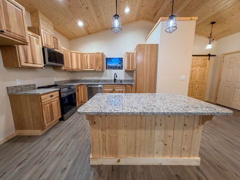 Tiny photo for 655 NW Ajax Street, Sumpter, OR 97877 (MLS # 220219433)