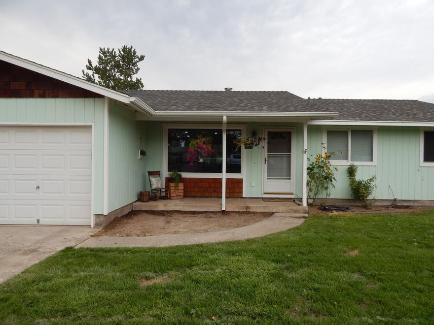 Recently updated 3 bedroom 2 bath home in the heart of Prineville.  Open floor concept with vaulted ceilings & skylights. Beautiful bright updated kitchen with stainless appliances, large pantry and laundry room.  Enjoy the large spacious backyard with a garden area, underground sprinklers, fruit trees and garden shed.  
This home is located perfectly between the schools, stadium and shopping.