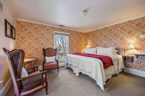 Tiny photo for 451 N Main Street, Ashland, OR 97520 (MLS # 220212846)