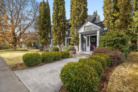 898 NW Riverside Boulevard Bend OR 97703