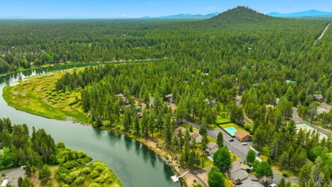 Tiny photo for 55626 Wagon Master Way, Bend, OR 97707 (MLS # 220223770)