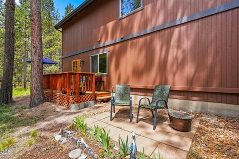Tiny photo for 55626 Wagon Master Way, Bend, OR 97707 (MLS # 220223770)