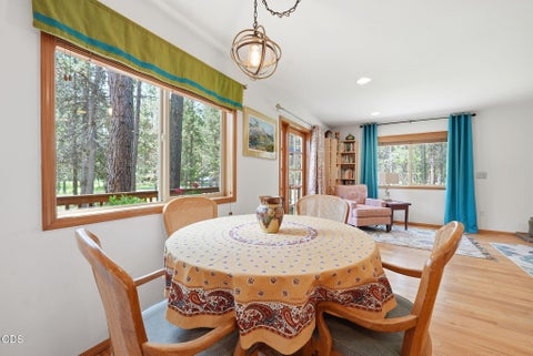 Tiny photo for 55626 Wagon Master Way, Bend, OR 97707 (MLS # 220223770)