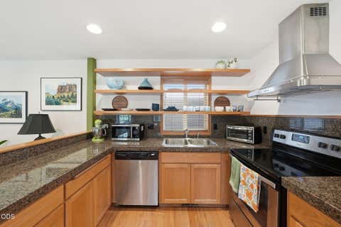 Tiny photo for 55626 Wagon Master Way, Bend, OR 97707 (MLS # 220223770)