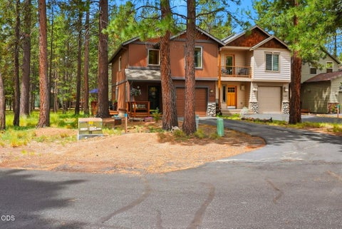 Tiny photo for 55626 Wagon Master Way, Bend, OR 97707 (MLS # 220223770)