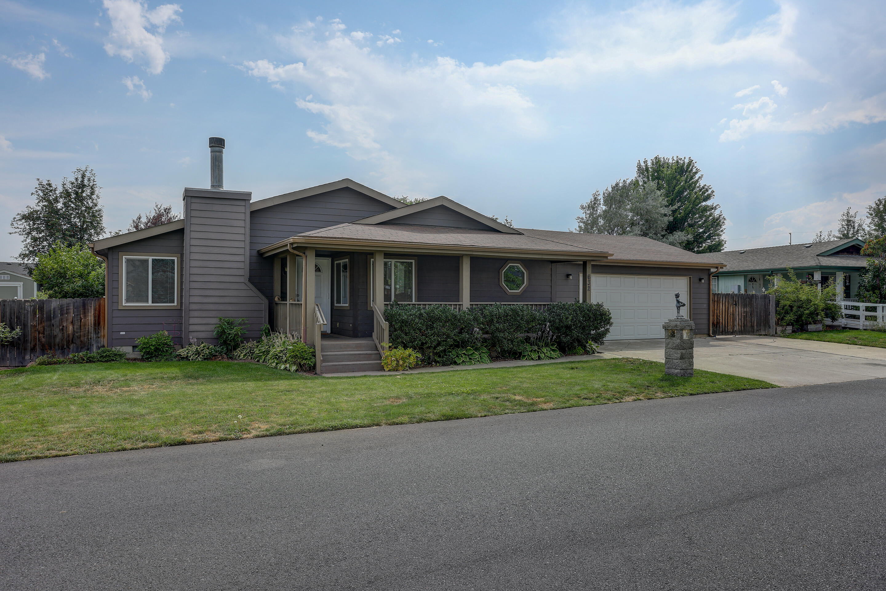 Ni Lah Sha Village - Residential