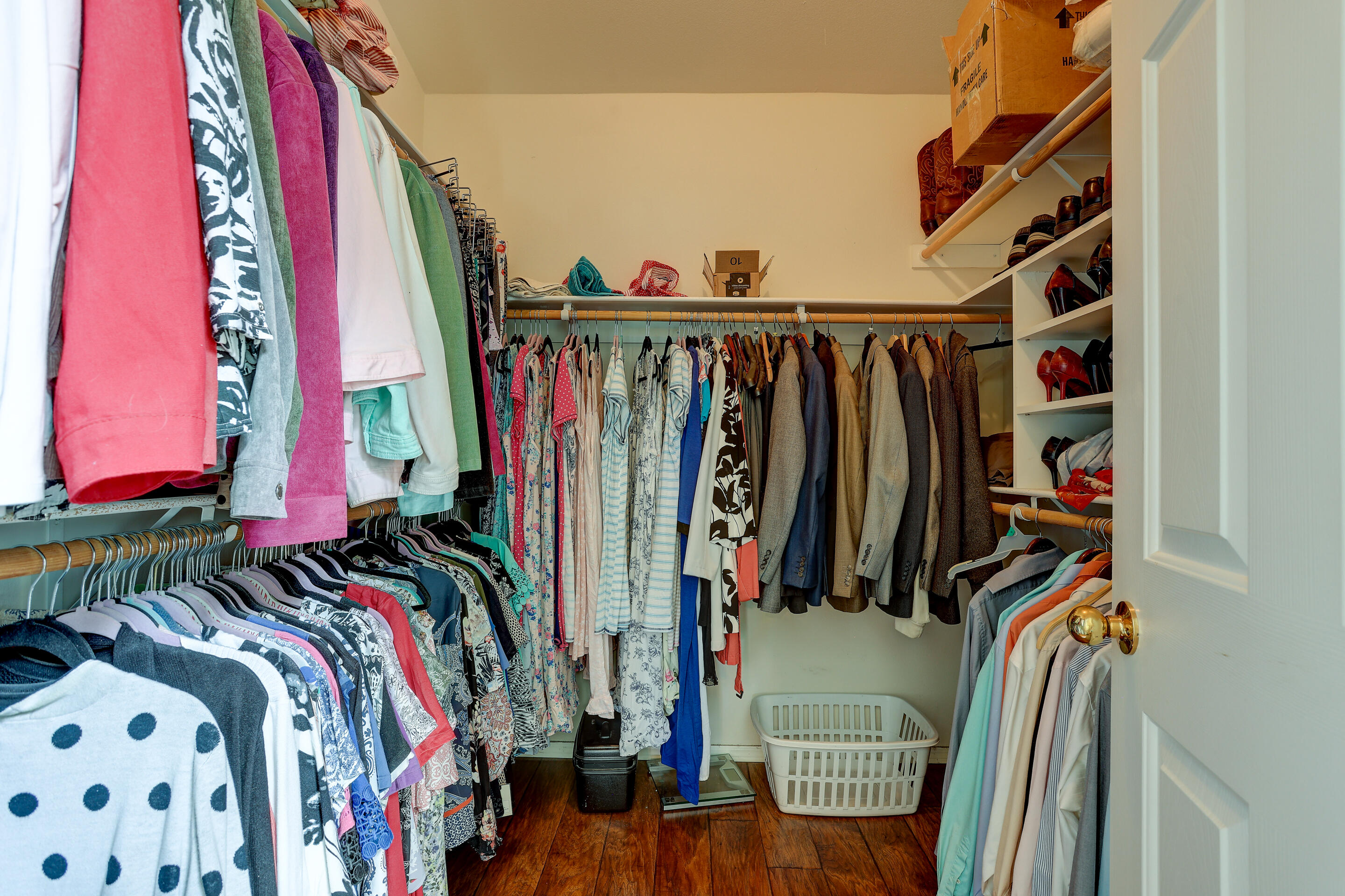 Ni Lah Sha Village - Residential