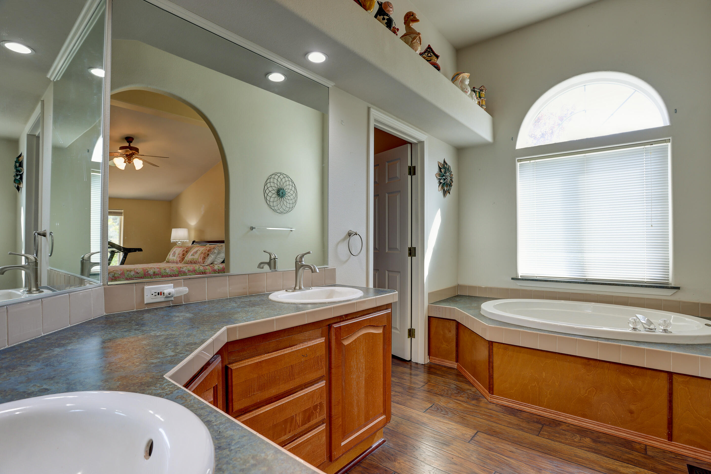 Ni Lah Sha Village - Residential