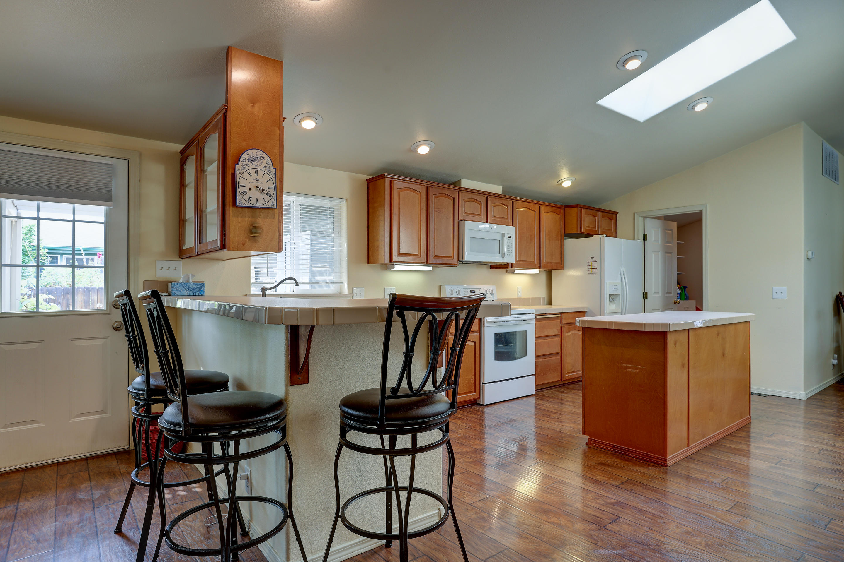 Ni Lah Sha Village - Residential