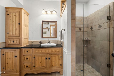 Tiny photo for 18130 Wanona Road, Sisters, OR 97759 (MLS # 220229847)