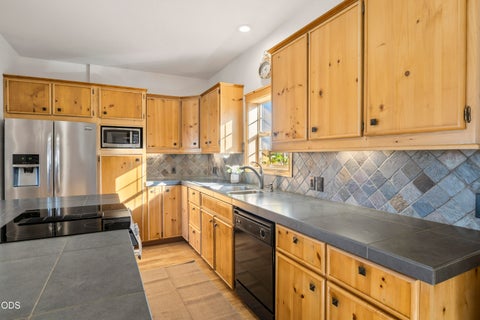 Tiny photo for 18130 Wanona Road, Sisters, OR 97759 (MLS # 220229847)