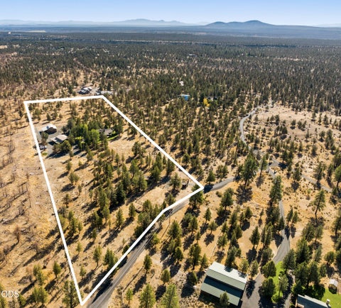 Tiny photo for 18130 Wanona Road, Sisters, OR 97759 (MLS # 220229847)