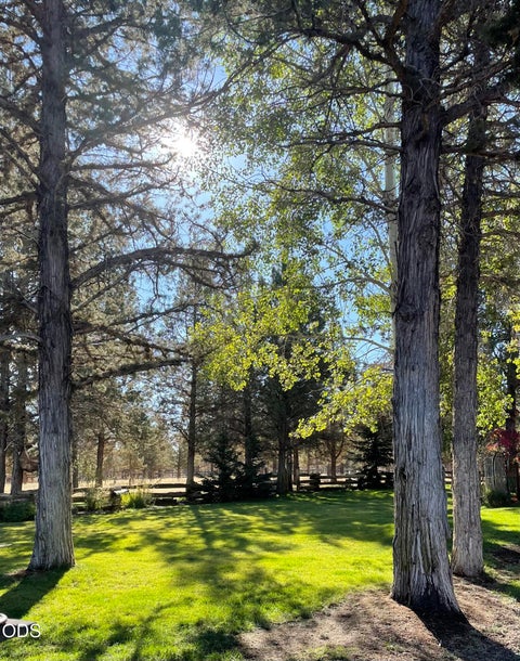 Tiny photo for 18130 Wanona Road, Sisters, OR 97759 (MLS # 220229847)