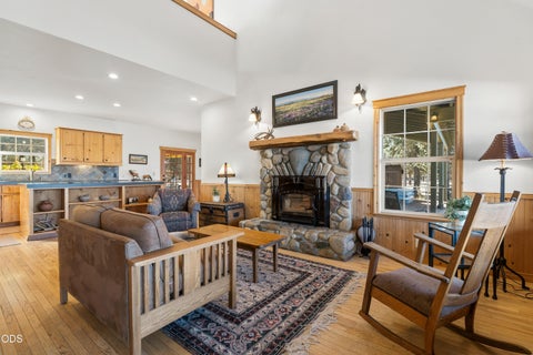 Tiny photo for 18130 Wanona Road, Sisters, OR 97759 (MLS # 220229847)