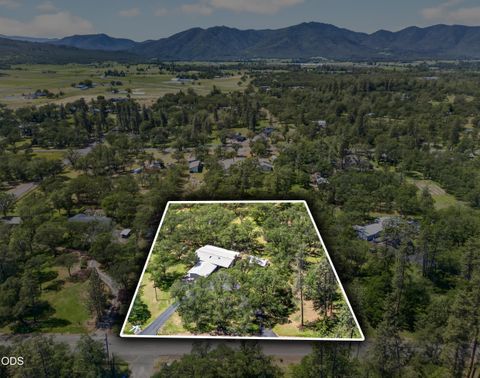 Tiny photo for 11339 Michael Road, Central Point, OR 97502 (MLS # 220224067)