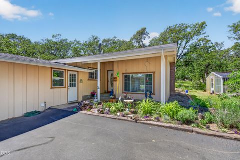 Tiny photo for 11339 Michael Road, Central Point, OR 97502 (MLS # 220224067)