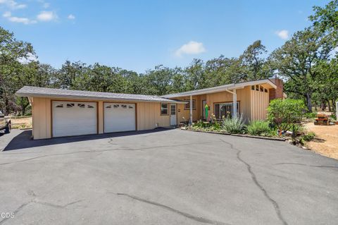 Photo of 11339 Michael Road, Central Point, OR 97502 (MLS # 220224067)