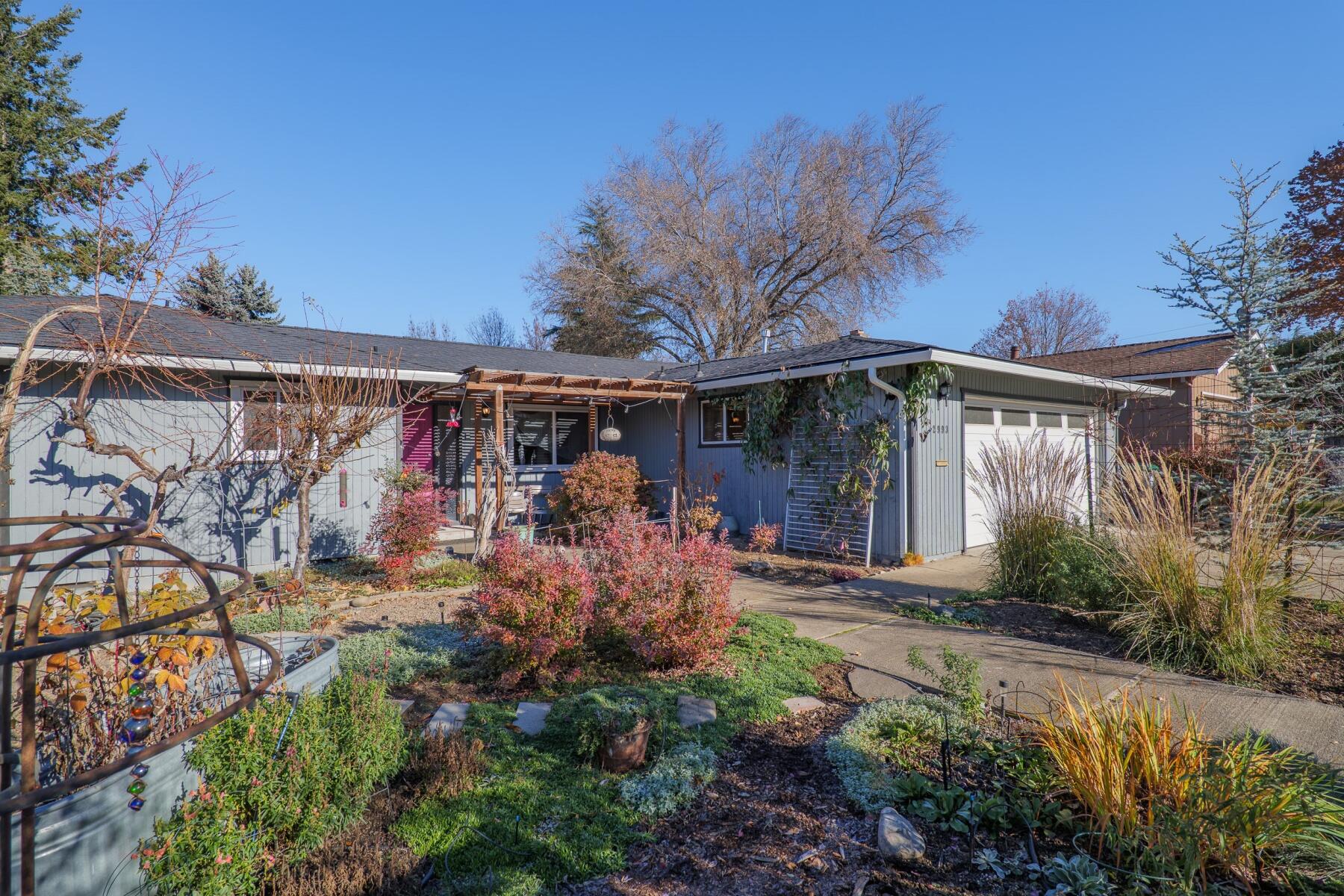 Siskiyou Village Unit No 1 - Residential