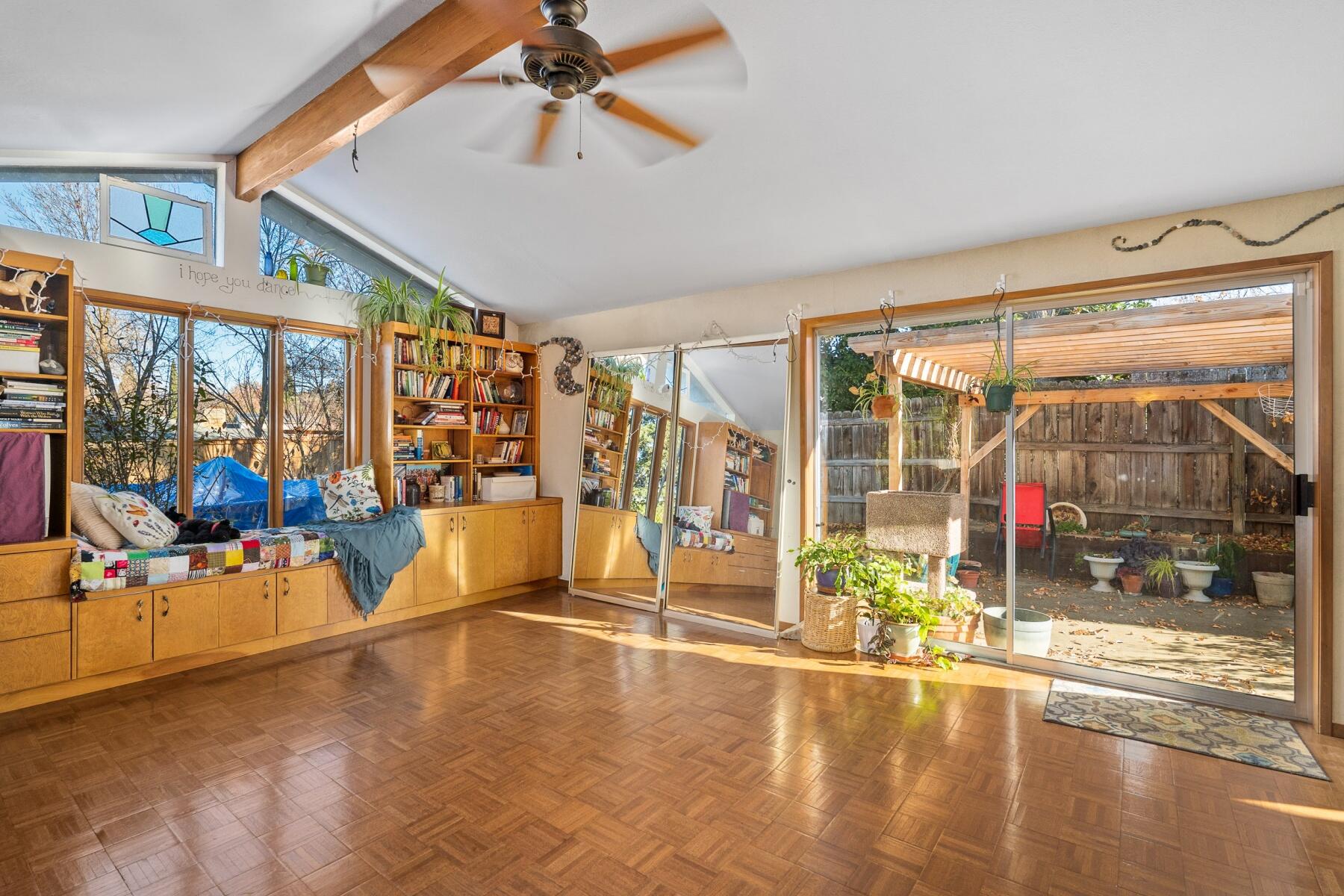 Siskiyou Village Unit No 1 - Residential