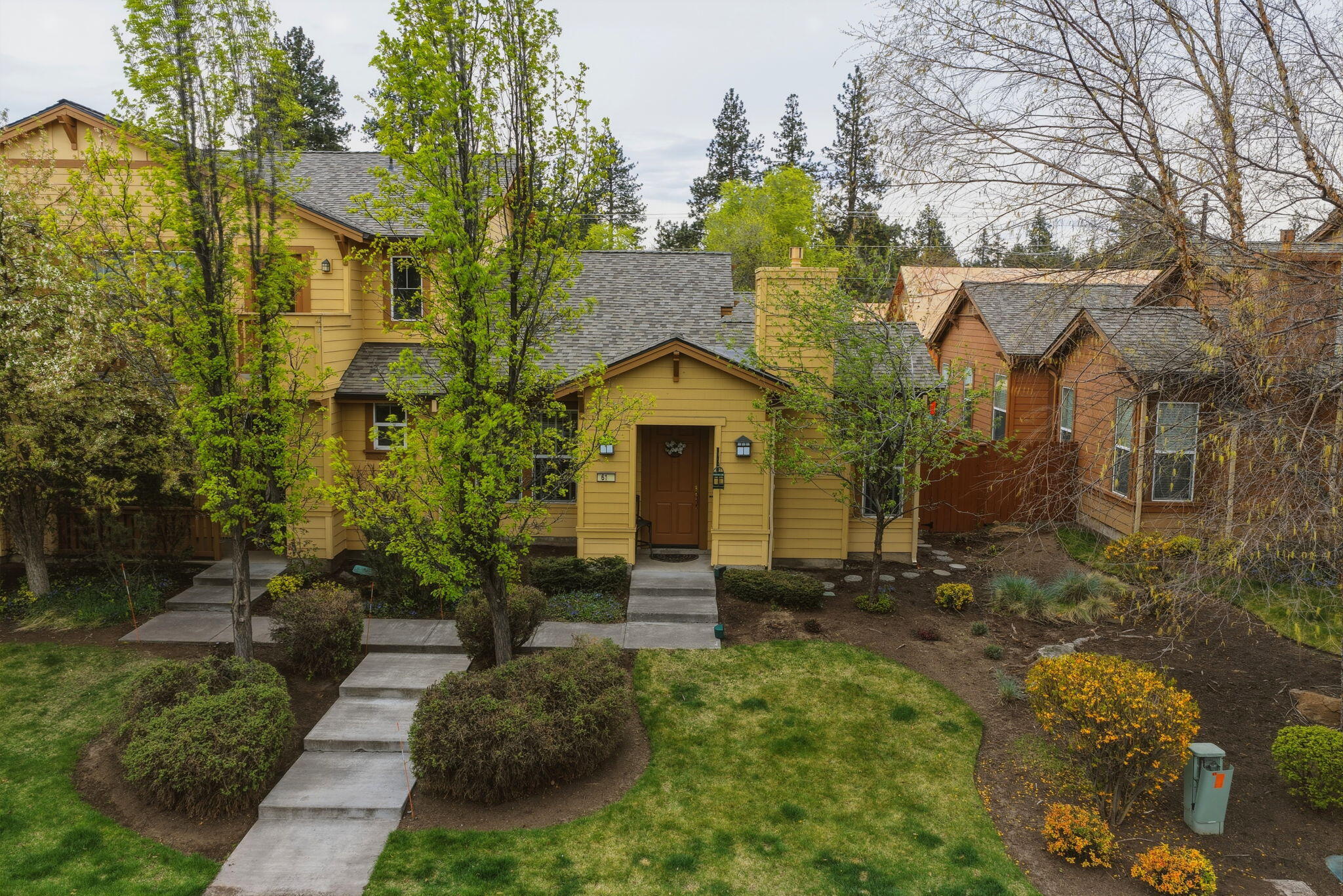 61 SW Taft Avenue