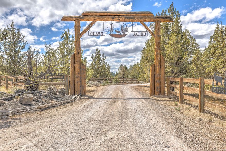 19.16 PRIVATE ACRES w/ Stunning Cascade Mt VIEWS! The front is in the Back w/Large windows, Huge Paver patios to take in Mountain Views and Sunsets to take your breath away! Separate 900+ sf FLEX unit. New septic. Home features 3 bed 2.5 bath 2837 sqft house with Master on the main level. 2 Upstairs Bonus rooms,open floor plan. Den/Office. Updated Kitchen. All newer Stainless appliances & double pantries. Storage! 2 car finished  garage w/built in storage cabinets and large work area. Detached Flex Space 987+ sf 1 bd/1ba, Studio, Flex space, laundry, full bath. Open plan impeccably done.
2 RV hookups wired for 50 amp. service Great horse set up w/insulated tack room, shelters with water  Beautiful, Fenced and cross fenced with 5 strand no barb..Large paver patios for enjoyable entertaining. Beautifully landscaped yard w/underground irrigation. Wired for patio lighting. New HVAC and many extras come with this property. Generator backup. Great location! 20 min. to Costco Bend