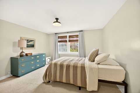 Tiny photo for 17 Glen Oak Court, Medford, OR 97504 (MLS # 220210846)