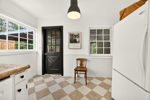 Tiny photo for 17 Glen Oak Court, Medford, OR 97504 (MLS # 220210846)