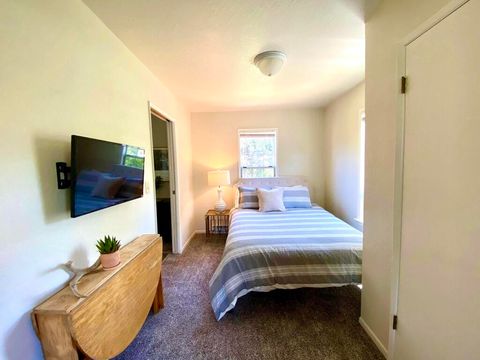 Tiny photo for 17 Glen Oak Court, Medford, OR 97504 (MLS # 220210846)