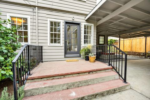 Tiny photo for 17 Glen Oak Court, Medford, OR 97504 (MLS # 220210846)