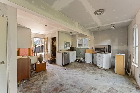 Tiny photo for 6560 Rogue River Highway, Grants Pass, OR 97527 (MLS # 220219655)