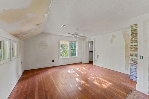 Tiny photo for 6560 Rogue River Highway, Grants Pass, OR 97527 (MLS # 220219655)