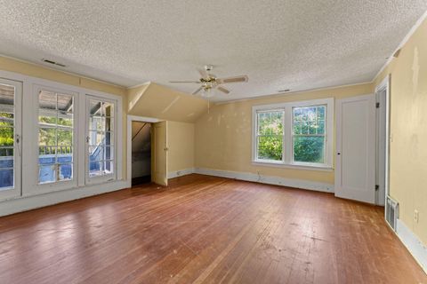 Tiny photo for 6560 Rogue River Highway, Grants Pass, OR 97527 (MLS # 220219655)