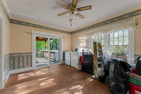 Tiny photo for 6560 Rogue River Highway, Grants Pass, OR 97527 (MLS # 220219655)