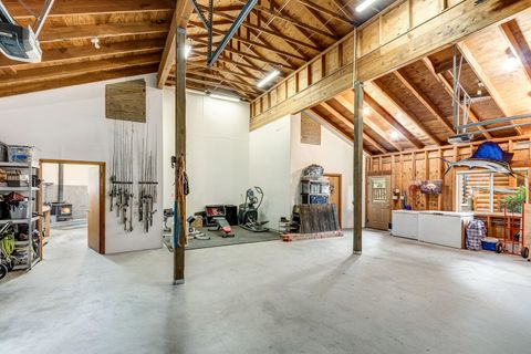 Tiny photo for 18070 Cascade Estates Drive, Bend, OR 97703 (MLS # 220212910)