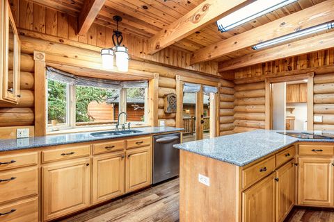 Tiny photo for 18070 Cascade Estates Drive, Bend, OR 97703 (MLS # 220212910)