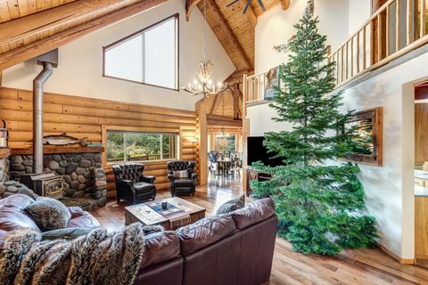 Tiny photo for 18070 Cascade Estates Drive, Bend, OR 97703 (MLS # 220212910)