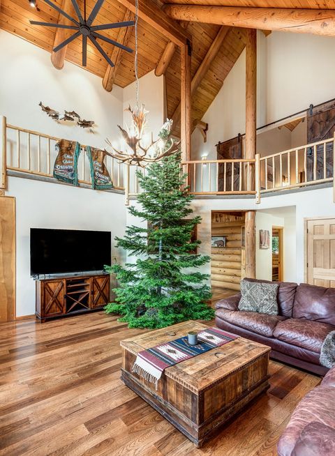 Tiny photo for 18070 Cascade Estates Drive, Bend, OR 97703 (MLS # 220212910)