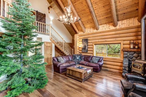 Tiny photo for 18070 Cascade Estates Drive, Bend, OR 97703 (MLS # 220212910)