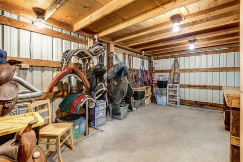 Tiny photo for 18070 Cascade Estates Drive, Bend, OR 97703 (MLS # 220212910)