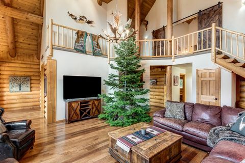 Tiny photo for 18070 Cascade Estates Drive, Bend, OR 97703 (MLS # 220212910)