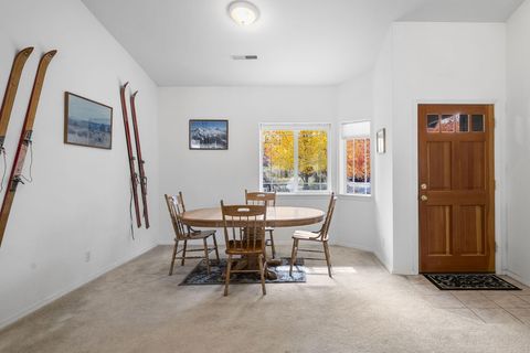 Tiny photo for 20052 Badger Road, Bend, OR 97702 (MLS # 220211270)