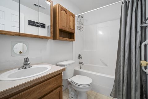 Tiny photo for 20052 Badger Road, Bend, OR 97702 (MLS # 220211270)