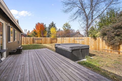 Tiny photo for 20052 Badger Road, Bend, OR 97702 (MLS # 220211270)