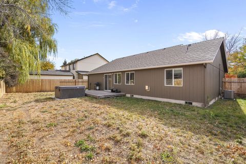 Tiny photo for 20052 Badger Road, Bend, OR 97702 (MLS # 220211270)