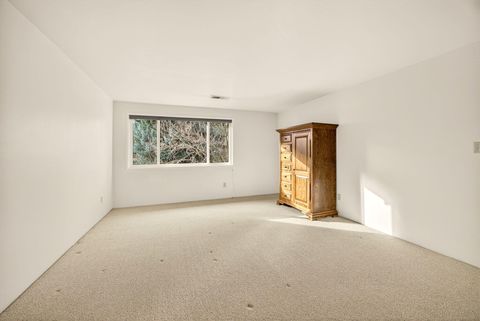 Tiny photo for 206 Mount Echo Drive, Medford, OR 97504 (MLS # 220213127)