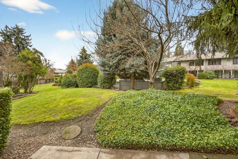 Tiny photo for 206 Mount Echo Drive, Medford, OR 97504 (MLS # 220213127)
